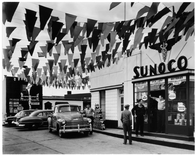 Berenice Abbott. 'Sunoco Station, Trenton, New Jersey' 1954