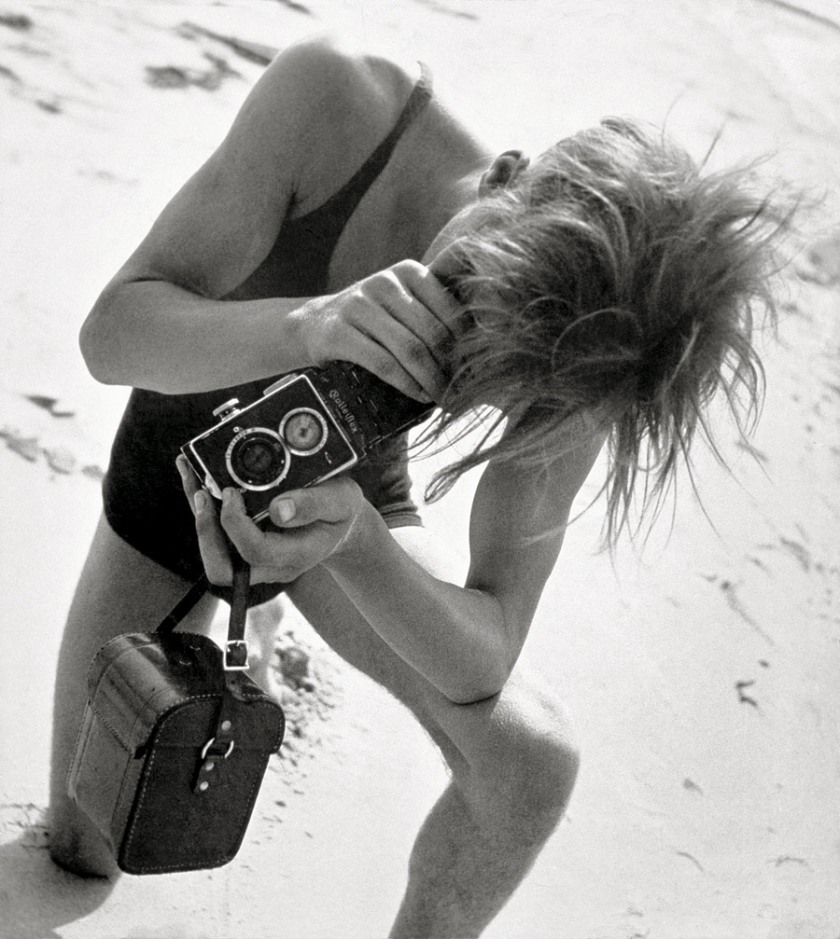 Eva Besnyö. 'Untitled [John Fernout with Rolleiflex at the Baltic seaside]' 1932