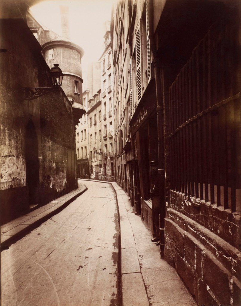 Eugène Atget. 'Rue de l'Hôtel de Ville' 1921