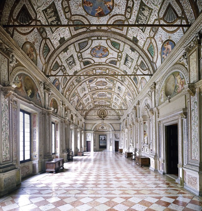 Candida Höfer. 'Palazzo Ducale Mantova IV' 2011