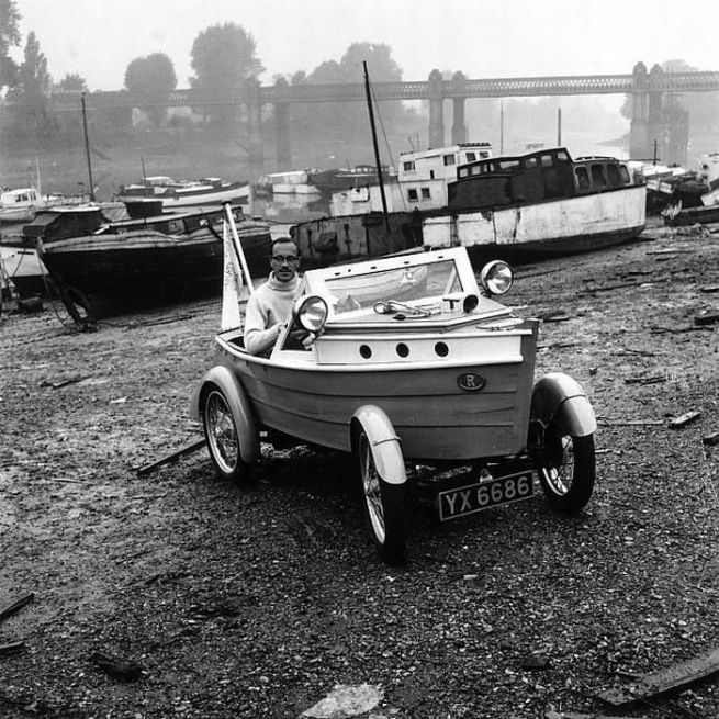angielski samochód łódź 1950s?
