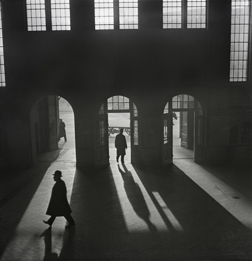Roman Vishniac. '[Interior of the Anhalter Bahnhof railway terminus near Potsdamer Platz, Berlin]' late 1920s - early 1930s