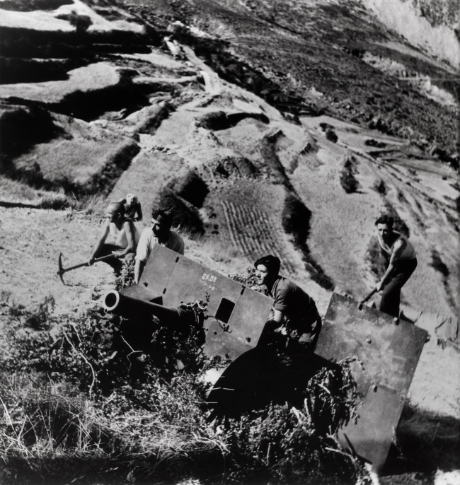 Gerda Taro (German, 1910-1937) 'Republican soldiers with artillery, Monte Aragon, east of Huesca, Spain' August 1936