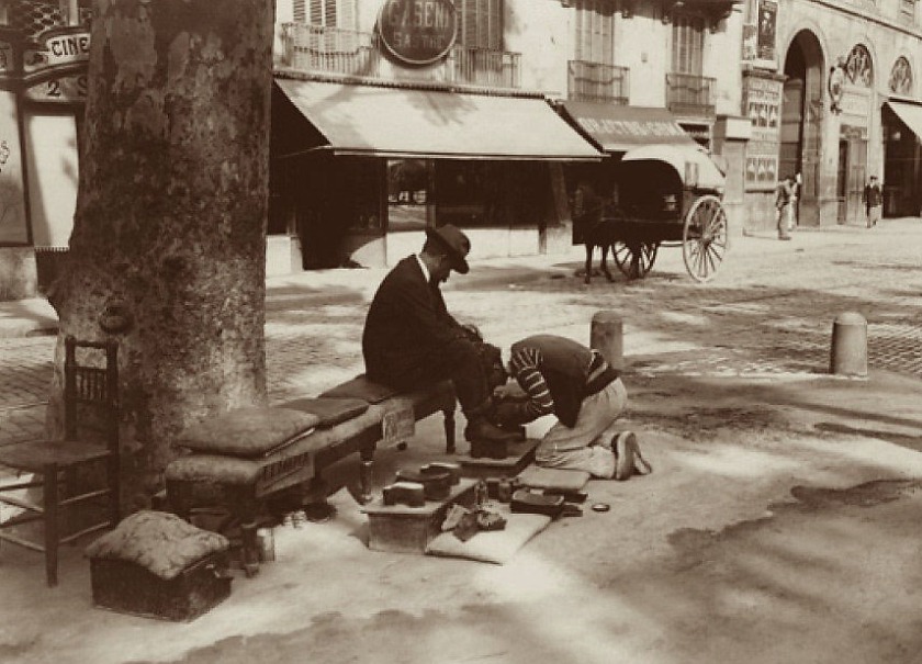 Frederic Ballell (Spanish, 1864-1951) 'La Rambla. Enllustrador de sabates' (La Rambla. Shoeshiner) 1907-1908