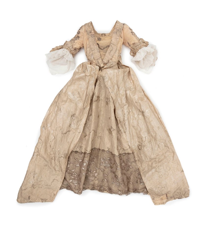 Unknown maker (English) 'Court dress, comprising open robe, petticoat, length of fabric and galloon (2)' c. 1760